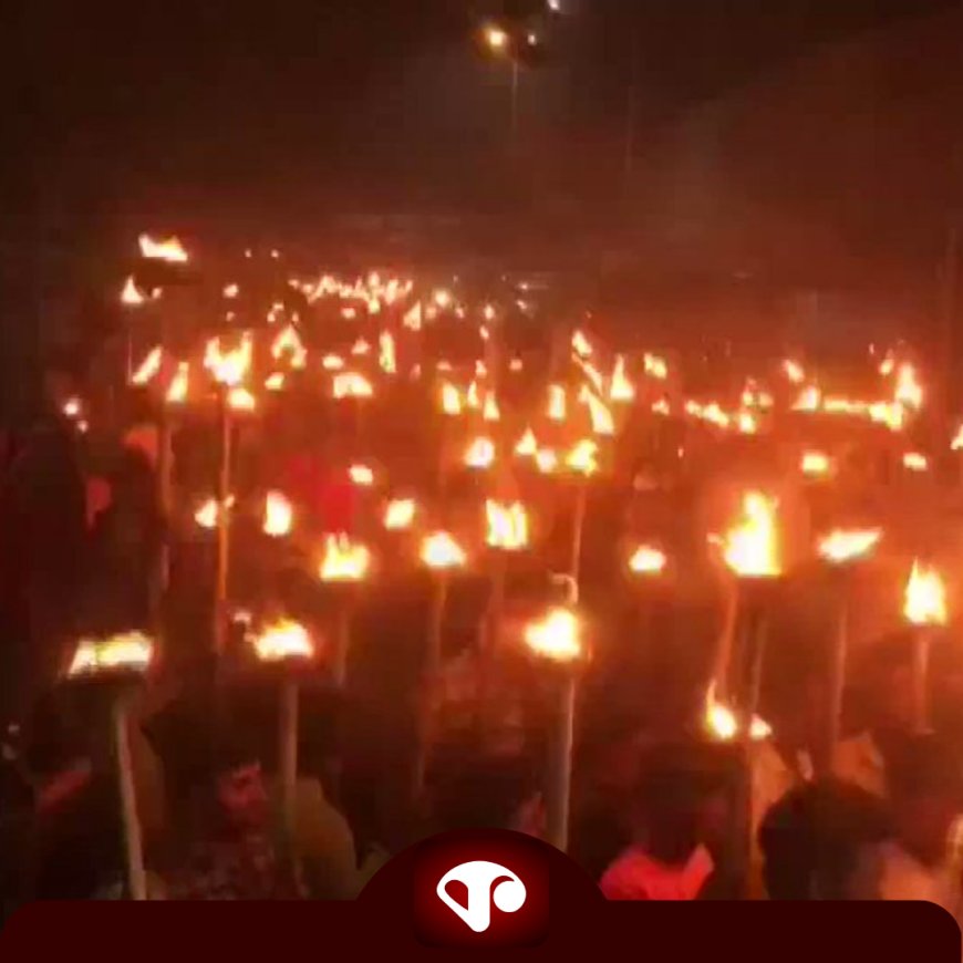 এবার মশালমিছিল হলো বেঙ্গালুরুতে, কংগ্রেস রাহুল অপসারণের প্রতিবাদে